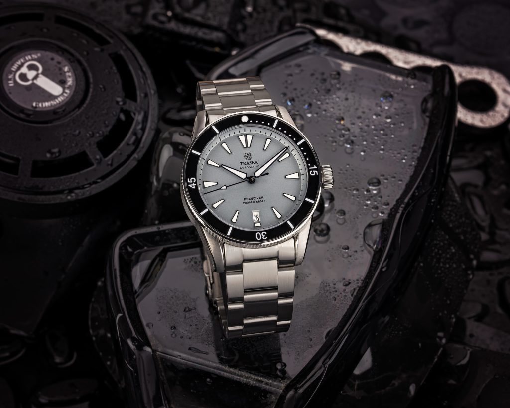 Freediver II | Grey, Ceramic, Date