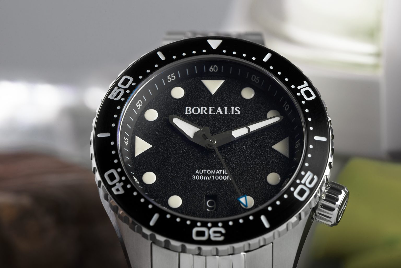 Borealis Neptuno, Black, Date