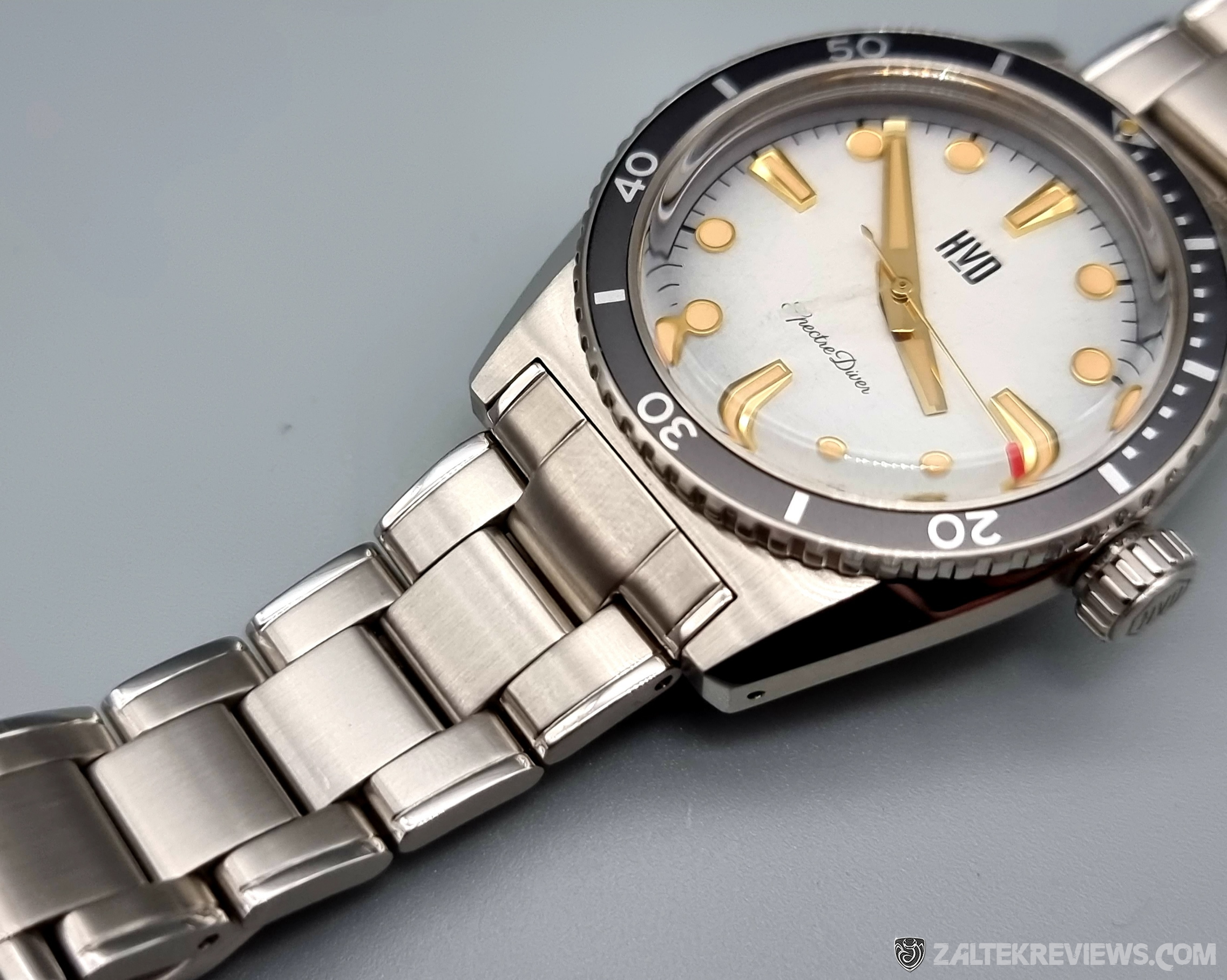 HVD Spectre Diver 9 HVD Handwound Vintage Design Spectre Diver Review