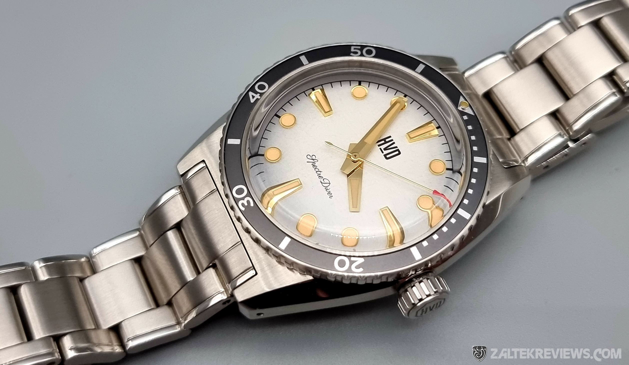 HVD Spectre Diver 16 HVD Handwound Vintage Design Spectre Diver Review