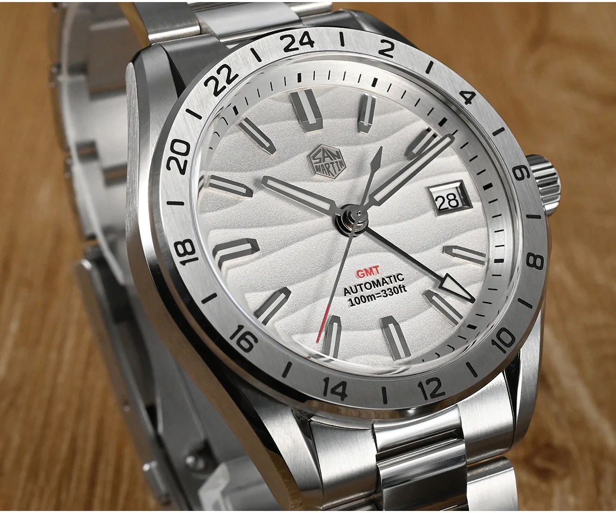 san-martin-GMT-watch_4_25b2c64d-9c8e-4d79-8e8f-fd4eaf352b45